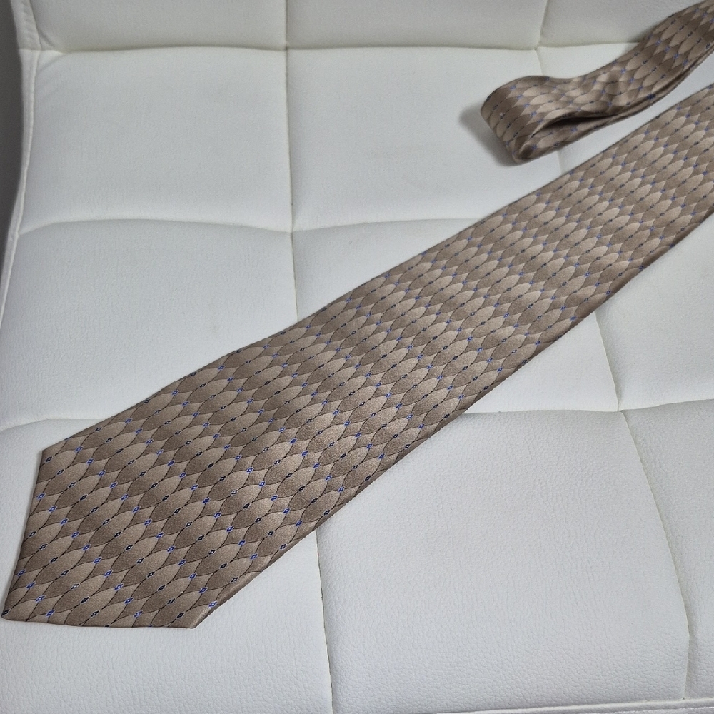 Elegant Brown Patterned Men's Tie